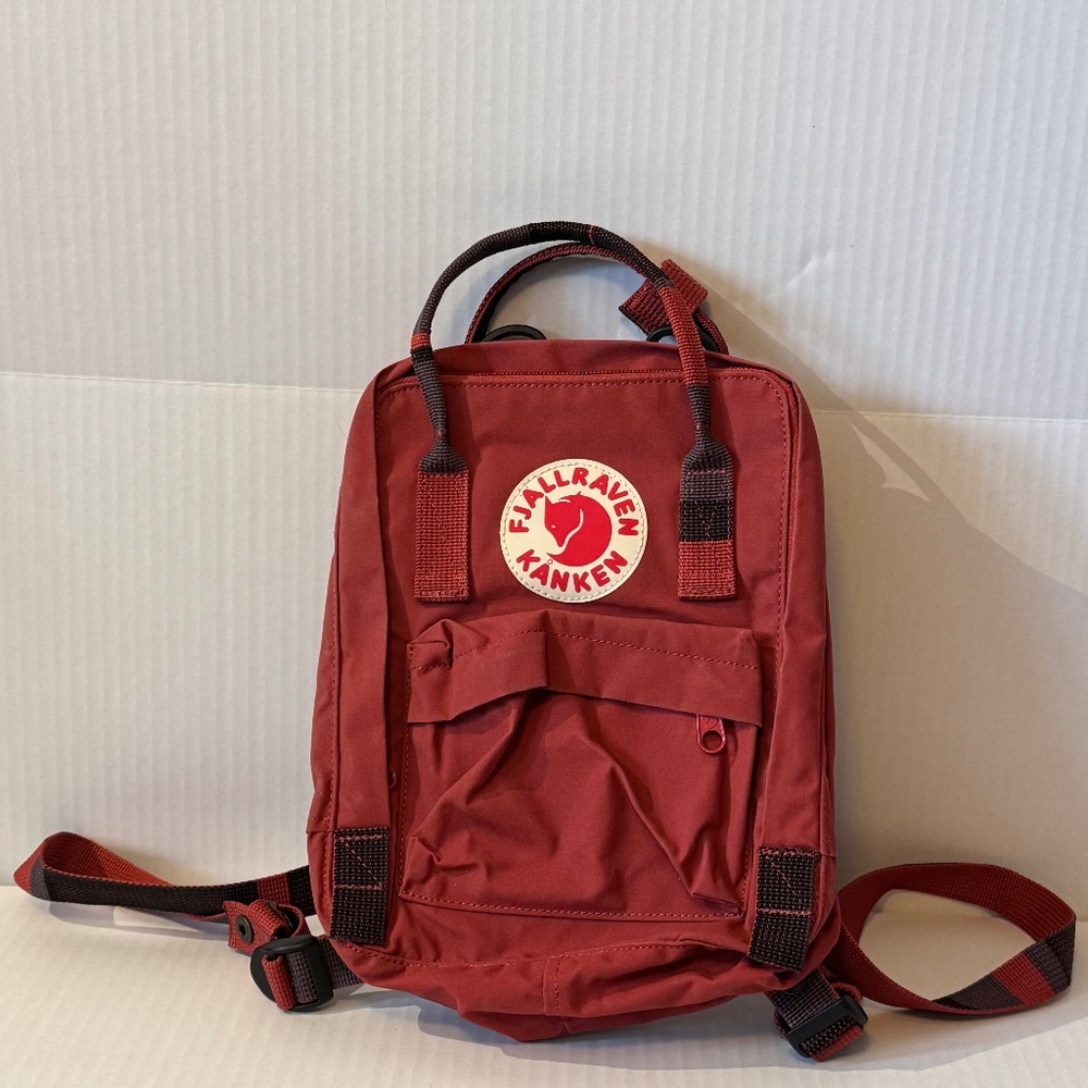 FJALLRAVEN small Red KanKen Back Pack